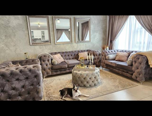 3 BEDROOM TOWNHOUSE FOR SALE IN MOOIKLOOF RIDGE ESTATE